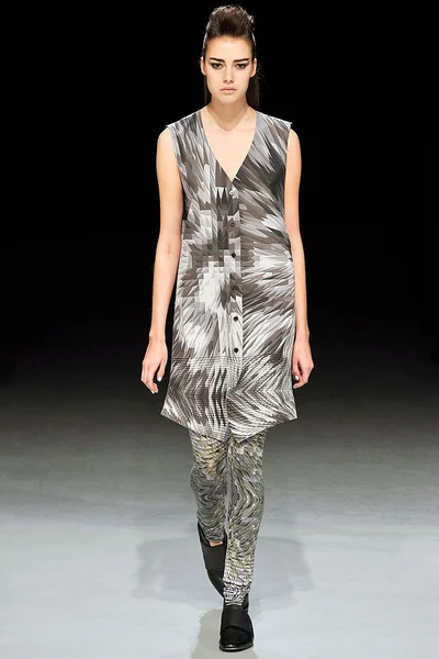 Look 25